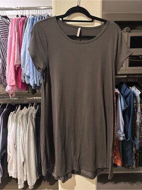 Set of (2) Short Sleeve Swing/T-shirt Dresses (1 Black & 1 Grey)